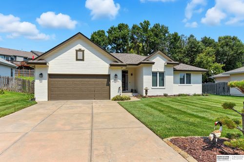5114 Timberridge Dr, Papillion, NE, 68133-2756 | Card Image