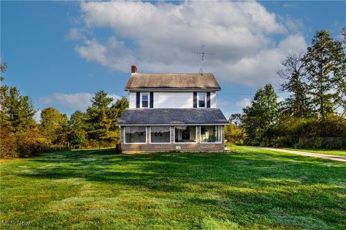 634 Bristol Champion Townline Rd Ne, Bristolville, OH, 44402-9749 | Card Image