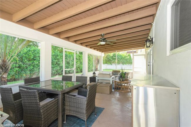 8135 Sw 136 Th St, House other with 4 bedrooms, 2 bathrooms and null parking in Pinecrest FL | Image 9