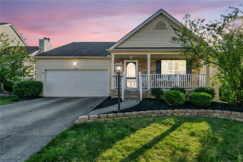 1818 Avenbury Ln, Brunswick, OH, 44212-6806 | Card Image