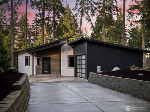 31 E E Westwood Ln E, Union, WA, 98592-9455 | Card Image