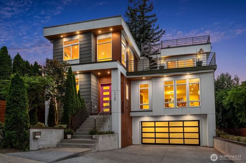 1729 34th Ave, Seattle, WA, 98122-3339 | Card Image
