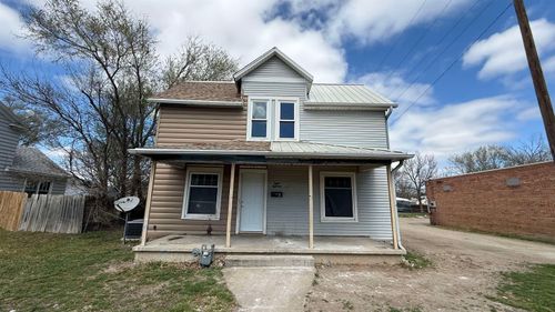 818 W Crawford St, Salina, KS, 67401-4706 | Card Image