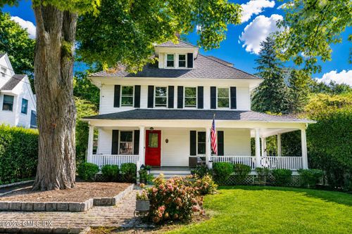 14 Highview Ave, Old Greenwich, CT, 06870-1704 | Card Image