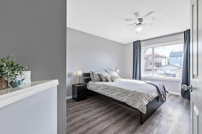 89 Crystal Shores Crescent, Home with 3 bedrooms, 2 bathrooms and 1 parking in Okotoks AB | Image 13