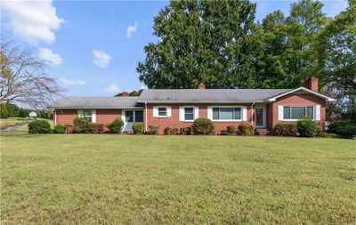 8695 Lasater Road, House other with 3 bedrooms, 3 bathrooms and null parking in Clemmons NC | Image 1