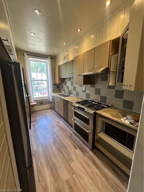 upper-36 Dumfries St, Paris, ON, N3L2C8 | Card Image