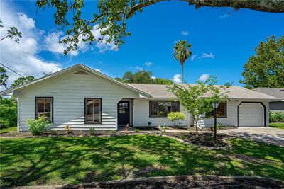 39 Fleetwood Drive, House other with 3 bedrooms, 2 bathrooms and null parking in Palm Coast FL | Image 1