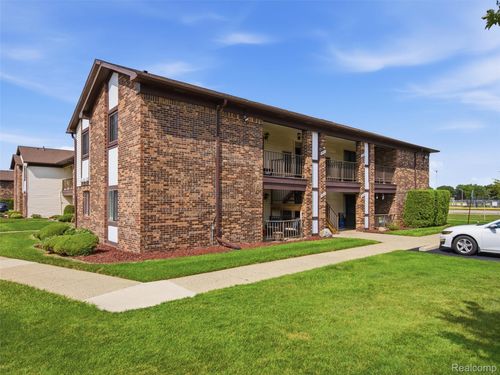 29714 Utica Rd, Roseville, MI, 48066-4663 | Card Image
