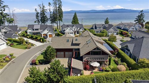 880 Bluffs Dr, Qualicum Beach, BC, V9K0A2 | Card Image