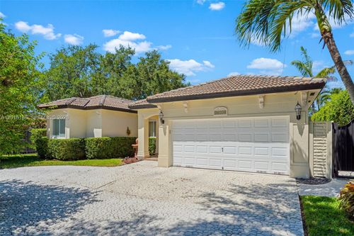 16238 Nw 91st Ave, Miami Lakes, FL, 33018-6166 | Card Image