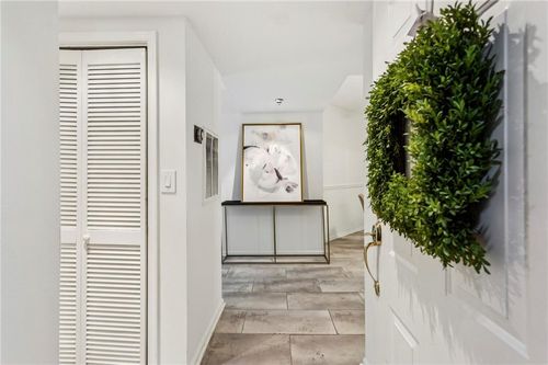 unit-112-1 Biscayne Dr Nw, Atlanta, GA, 30309-1076 | Card Image