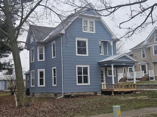 1806 8th Ave, Belle Plaine, IA, 52208-1209 | Card Image