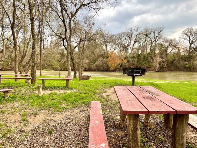 River picnic tables and grills | Image 27