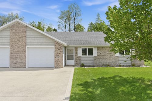 816 Katarina Ct, Kendallville, IN, 46755-2667 | Card Image