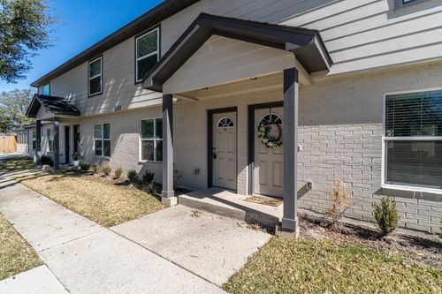 b-207 N Poplar St, Tomball, TX, 77375-4480 | Card Image