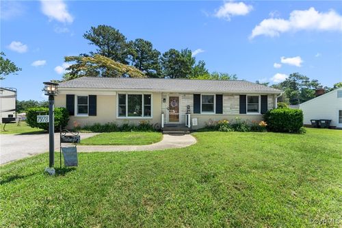 7978 Meadow Dr, Mechanicsville, VA, 23111-3623 | Card Image