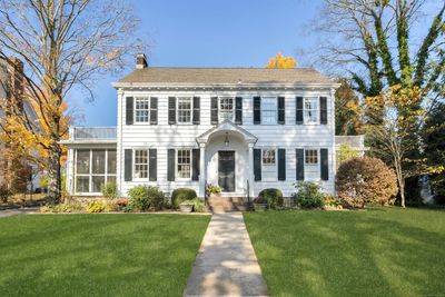 8 Prospect Avenue, House other with 5 bedrooms, 3 bathrooms and 4 parking in Darien CT | Image 3