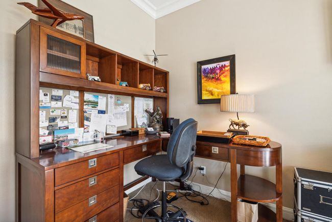 Office / Den | Image 49