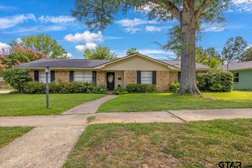 315 Ridgecrest Dr, Tyler, TX, 75701-7933 | Card Image