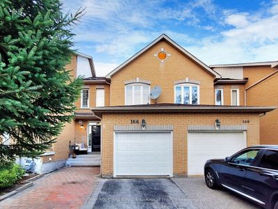 166 Sunway Sq, Home with 3 bedrooms, 3 bathrooms and 2 parking in Markham ON | Image 1