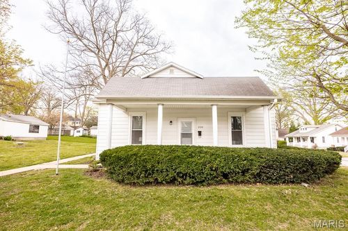 220 S Saint Clair St, Lebanon, IL, 62254-1556 | Card Image