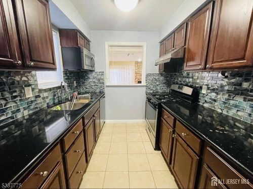 94 Brewster Cir, Old Bridge, NJ, 08857-3611 | Card Image