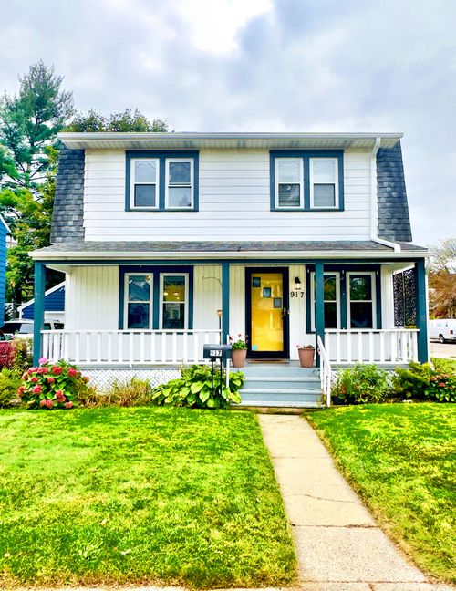917 W Barnes Ave, Lansing, MI, 48910-1305 | Card Image