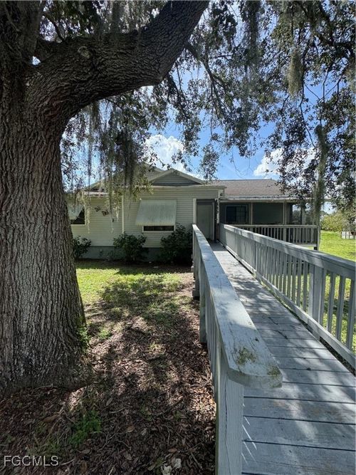 230 N Brida St, Clewiston, FL, 33440-8308 | Card Image