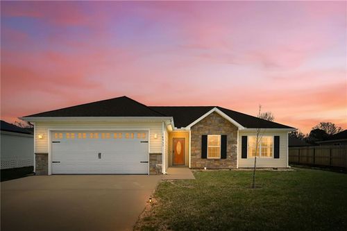 18935 S Oak St, Belton, MO, 64012-9136 | Card Image