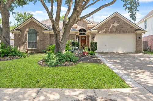 2102 Winding Springs Dr, League City, TX, 77573-4587 | Card Image