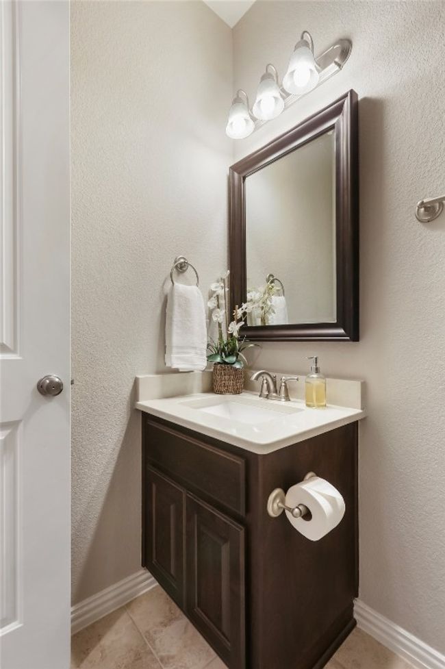 Secondary bathroom | Image 18