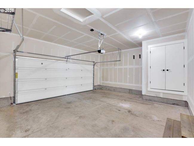 385 Sw Mitchum Ter, House other with 3 bedrooms, 3 bathrooms and 2 parking in Beaverton OR | Image 23