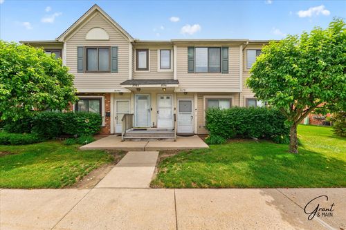 30761 Hidden Pines Ln, Roseville, MI, 48066-7308 | Card Image