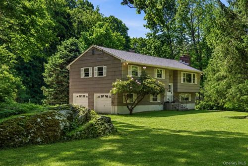 17 Yerkes Rd, North Salem, NY, 10560-2505 | Card Image