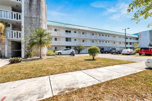 apt-d24-1140 Ne 191st St, Miami, FL, 33179-6119 | Card Image