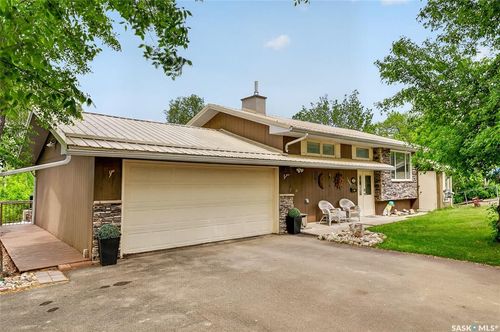 1402 6th Ave, Regina Beach, SK, S0G4C0 | Card Image