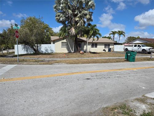 13377 Sw 46th Ln, Miami, FL, 33175-3916 | Card Image