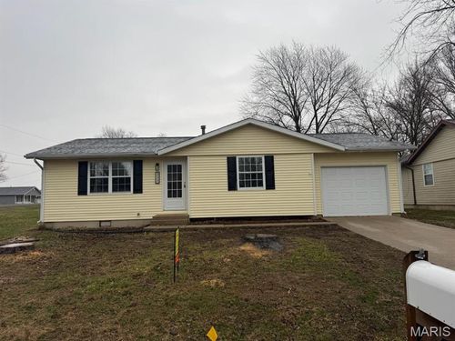 322 N Sangamon Ave, Vandalia, IL, 62471-1900 | Card Image