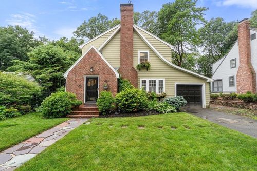 14 Sunset Rd, Wellesley, MA, 02482-4642 | Card Image