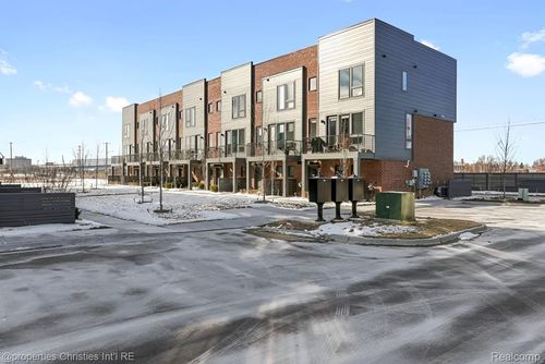 1507 W Fisher Fwy, Detroit, MI, 48216-1289 | Card Image