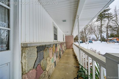 3820 Hi Villa Dr, Lake Orion, MI, 48360-2461 | Card Image