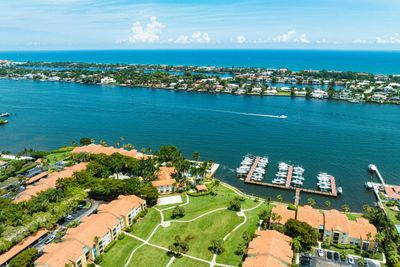 111 - 135 Yacht Club Way, Condo with 2 bedrooms, 1 bathrooms and null parking in Hypoluxo FL | Image 3