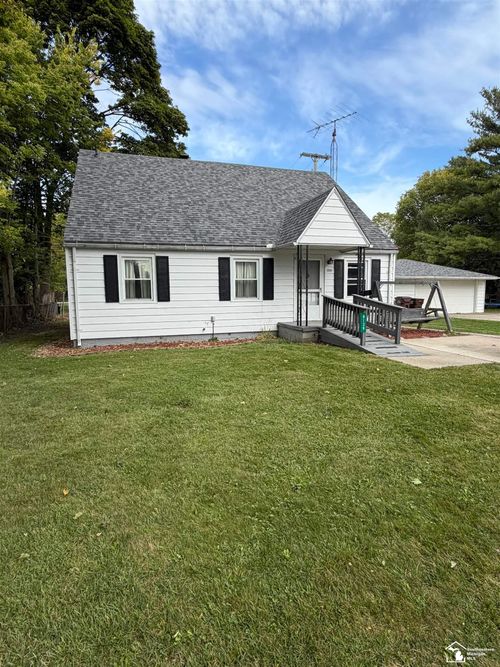 6139 Goddard Rd, Newport, MI, 48166-9654 | Card Image