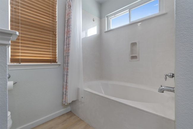 914 Flanagan Dr, House other with 4 bedrooms, 2 bathrooms and 4 parking in Leander TX | Image 20