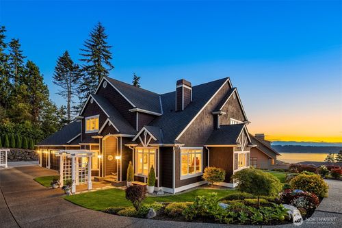 8421 Naketa Ln, Mukilteo, WA, 98275-2925 | Card Image