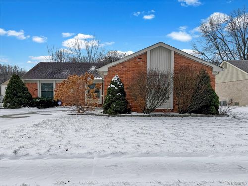 43529 Oakbrook Rd, Canton, MI, 48187-2035 | Card Image