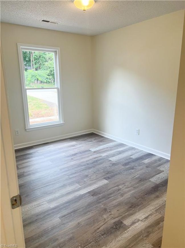5506 Greenfield Way, House other with 3 bedrooms, 2 bathrooms and null parking in Mc Leansville NC | Image 17
