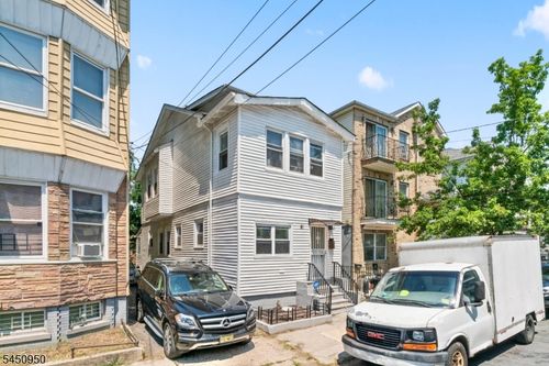 81 Schley St, Newark, NJ, 07112-1115 | Card Image