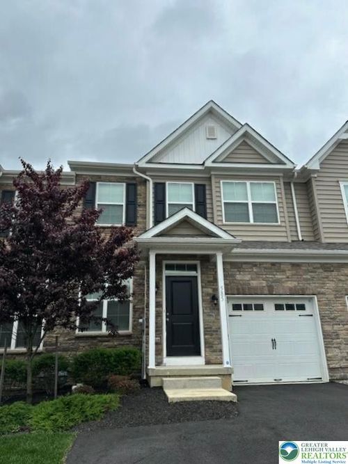 585 Gray Feather Way, ALLENTOWN, PA, 18104-8303 | Card Image